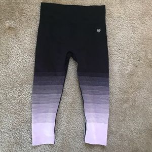 Forever 21 leggings/workout crop leggings